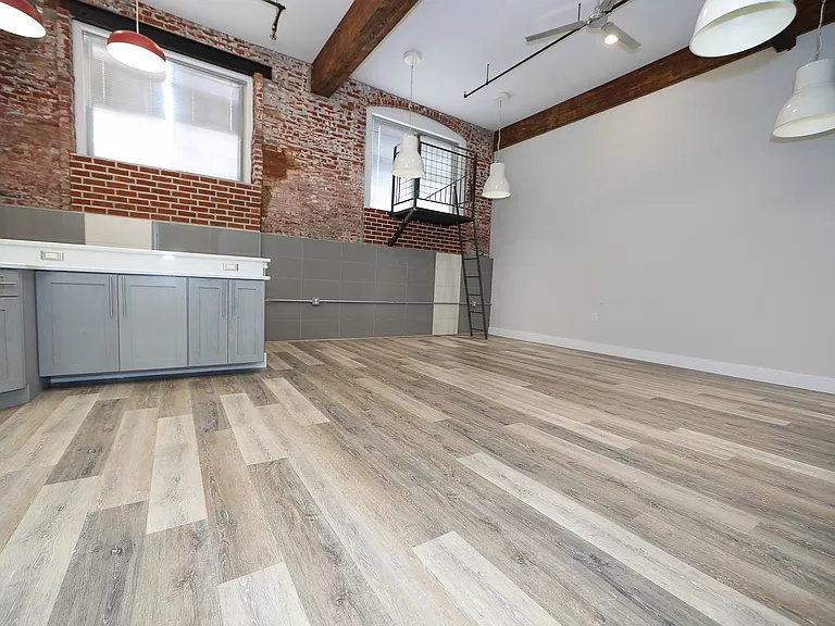 1822 E Glenwood Ave — Photo 5