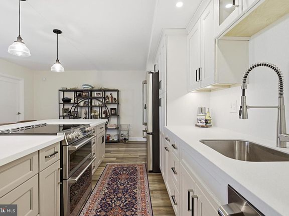 4th image of 800 Avondale Rd APT 5K