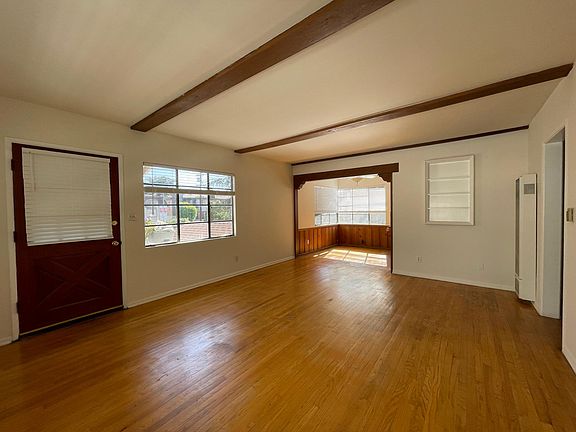 4th image of 11613 Moorpark St APT 3
