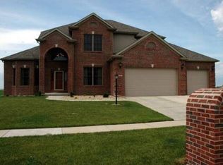 1905 Savanna Dr, Champaign, IL