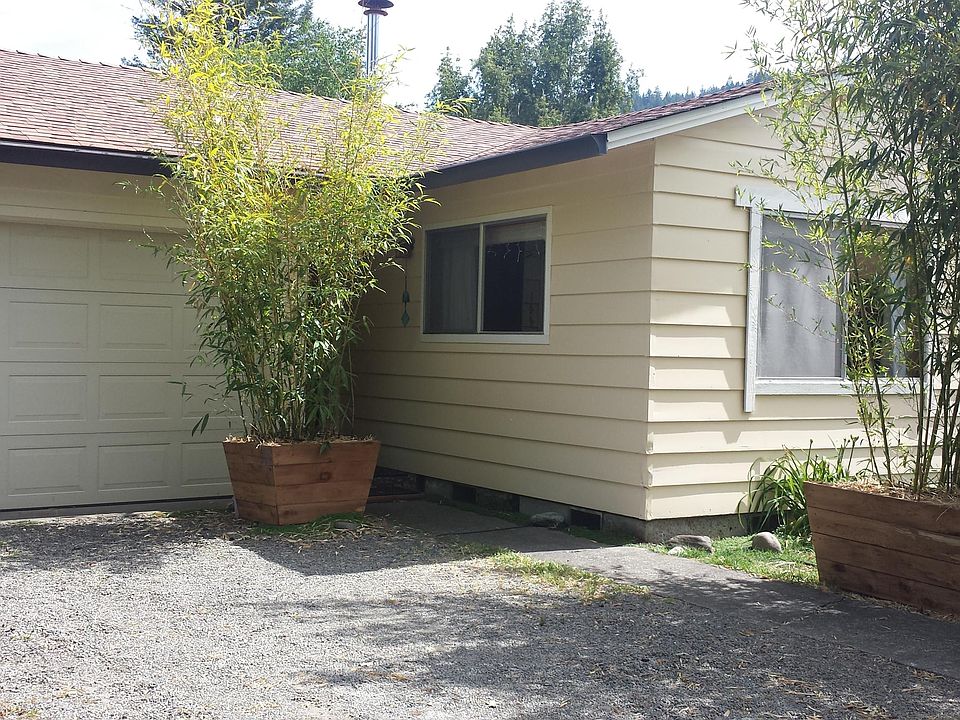 1st image of 144 Oak Ave