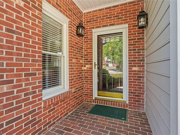 4th image of 2229 King George Ct