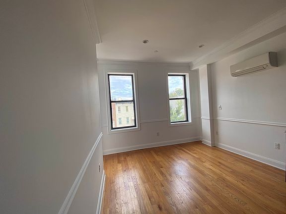 3rd image of 44 Van Buren St APT 3