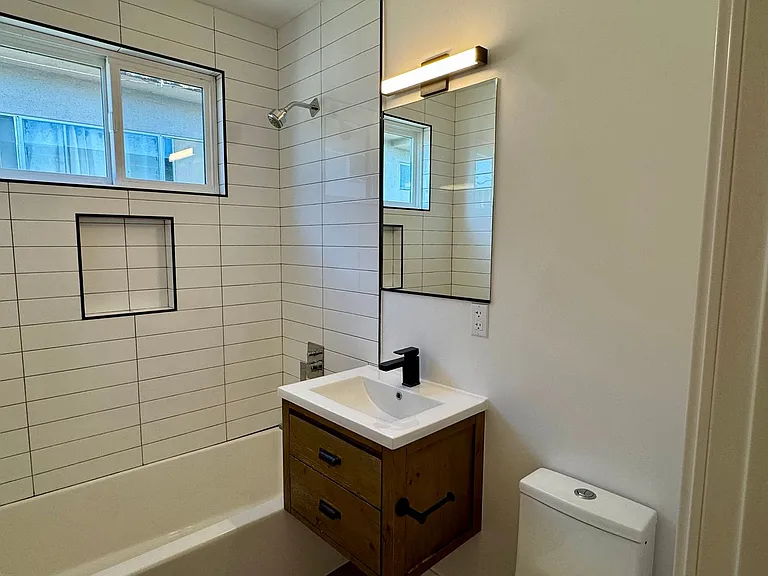 1319 S St. Andrews Pl — Photo 7