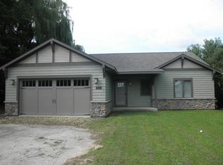513 E Iowa St, Monona, IA 52159