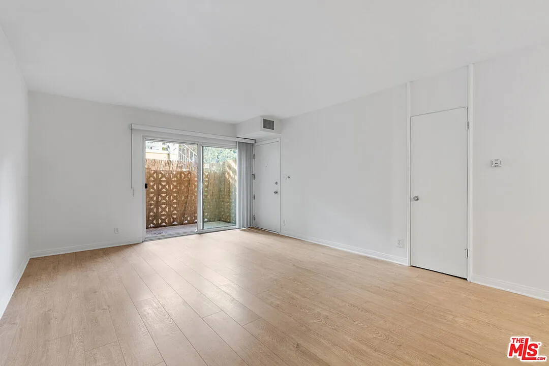 1 bed, 1.0 bath, 1000 sqft, $2,595 — Photo 4