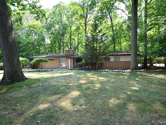 2nd image of 23695 Oak Glen Dr
