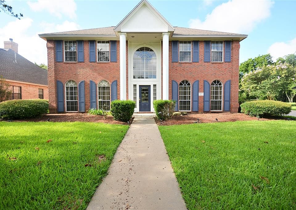 1st image of 87 Rosewood St
