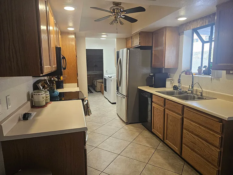 3740 Breakwater Dr — Photo 10