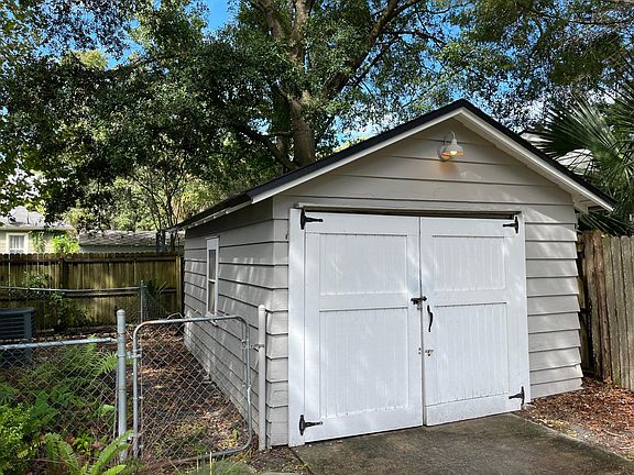 4th image of 2153 Arcadia Pl