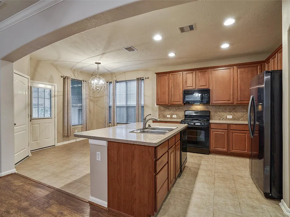 17250 Lafayette Hollow Ln