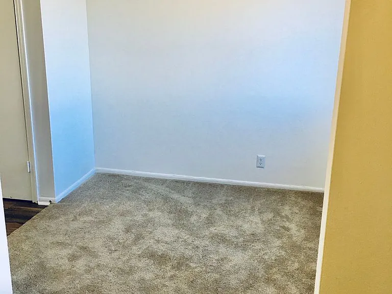Villages on Madison Apartments — Photo 31