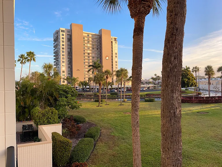 7400 Sun Island Dr #203 — Photo 2