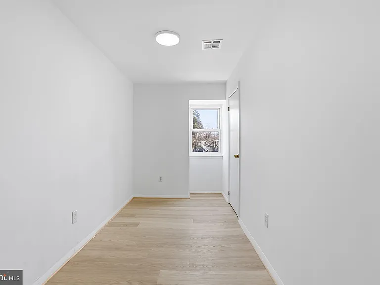 1242 Liberte Ct — Photo 3