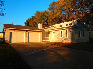 1810 Summit Dr, Urbana, IL 61802