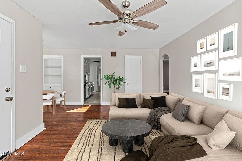3rd image of 525 Kenwood Avenue
