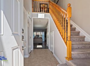 12 Canterbury Cir, Somerset, NJ 08873