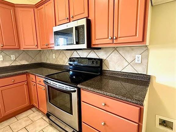 3rd image of 18163 Pinehurst Dr