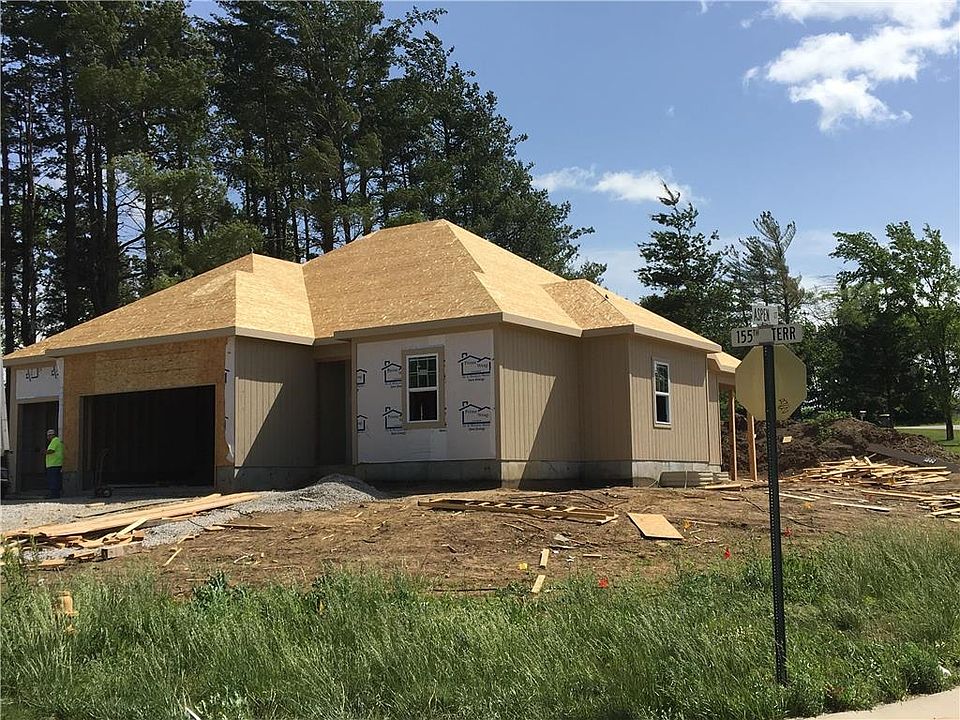 2nd image of 15520 Aspen Ct