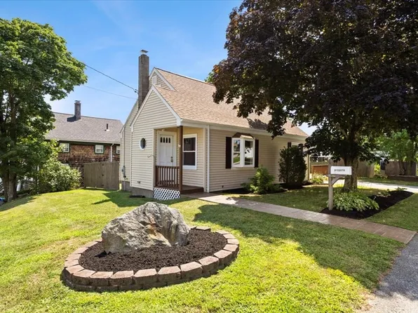 81 South St, Somerset, MA 02726