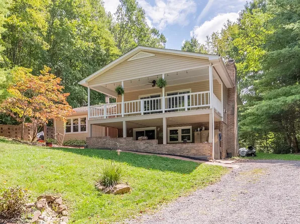 544 M L Thompson Dr, Rocky Gap, VA 24366