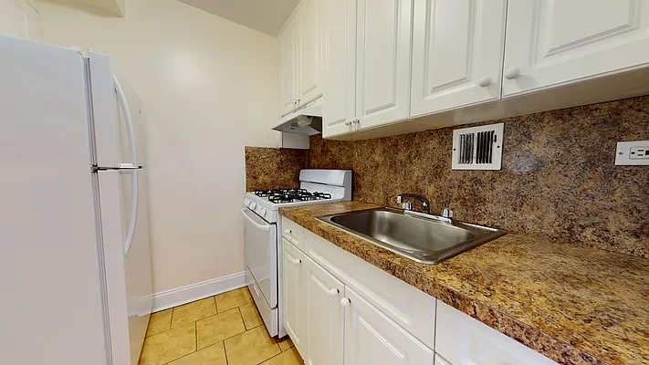 Rented by Revona Properties | media 11