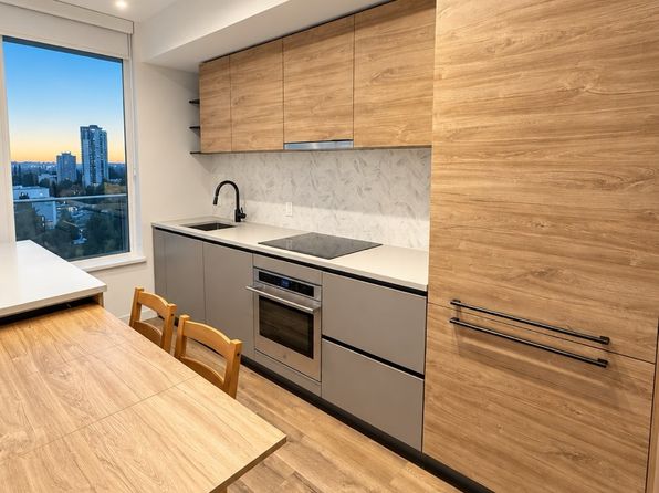 2 bedroom rental in Surrey — photo 3