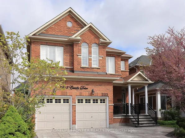 3213 Escada Dr, Mississauga, ON L5M 7V6