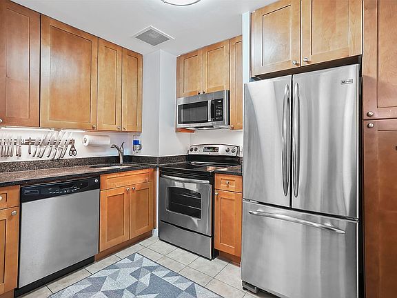 5th image of 244 Madison Ave APT 8B