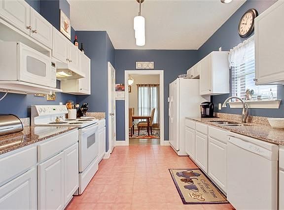 5th image of 201 Bedford St