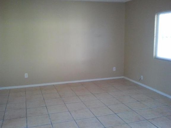 4th image of 5424 Imperial Ave APT 3