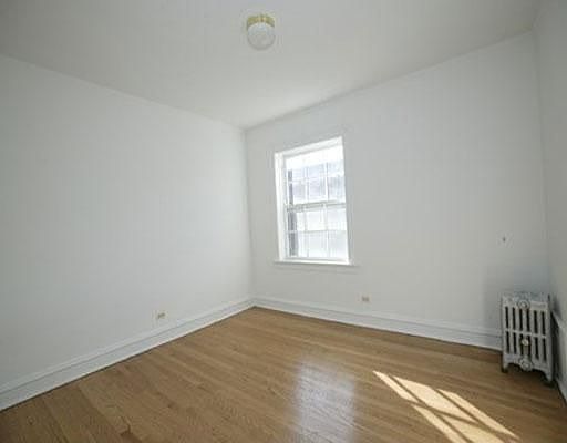 2nd image of 1712 W Albion Ave APT 3D