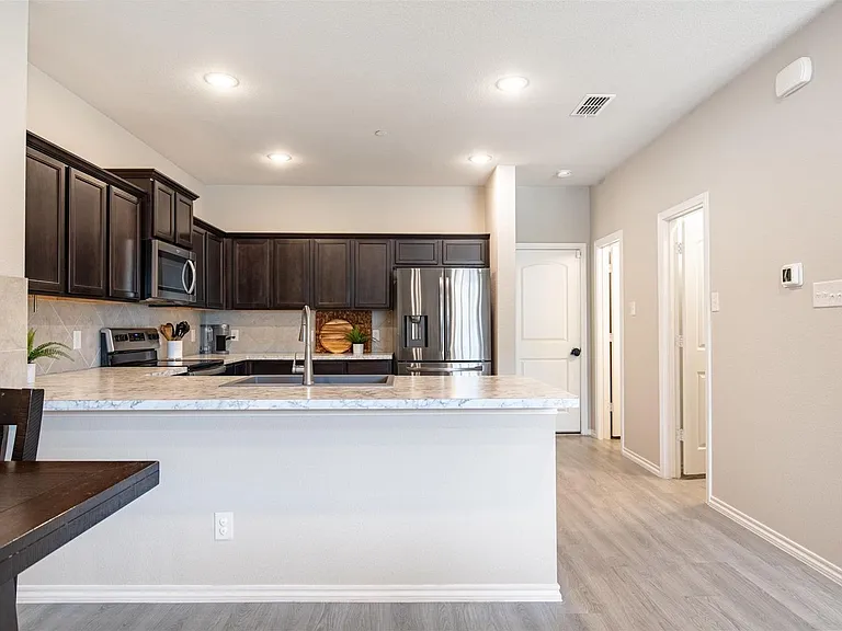 2308 Davenport Dr — Photo 8