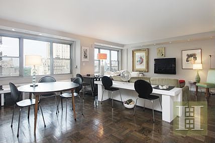 2nd image of 15 W 72nd St APT 21H
