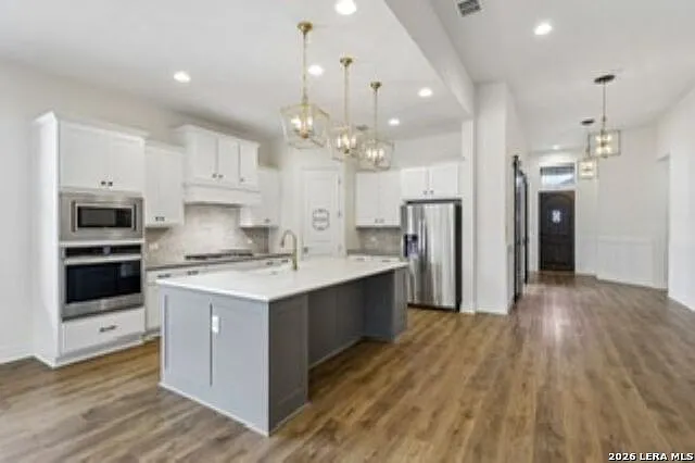 4 bed, 3.0 bath, 2948 sqft, $3,495 — Photo 2
