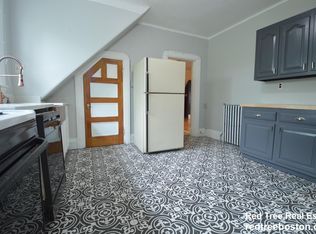 11 Pleasant St #3T, Hyde Park, MA 02136