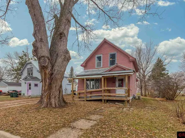 306 S Redwood St, Winthrop, MN 55396