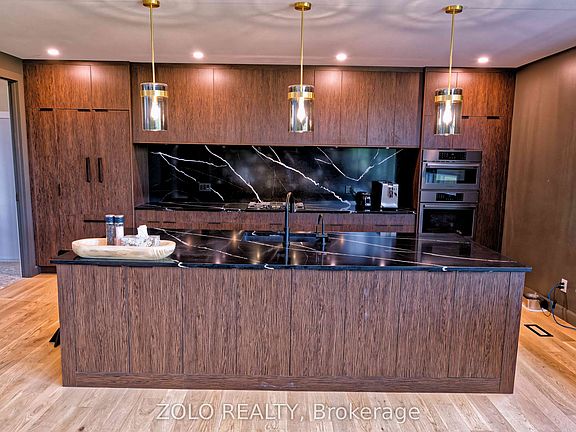 3rd image of 3230 Greenland Rd