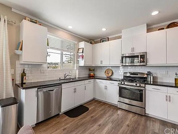 3rd image of 27816 Avenida Avila