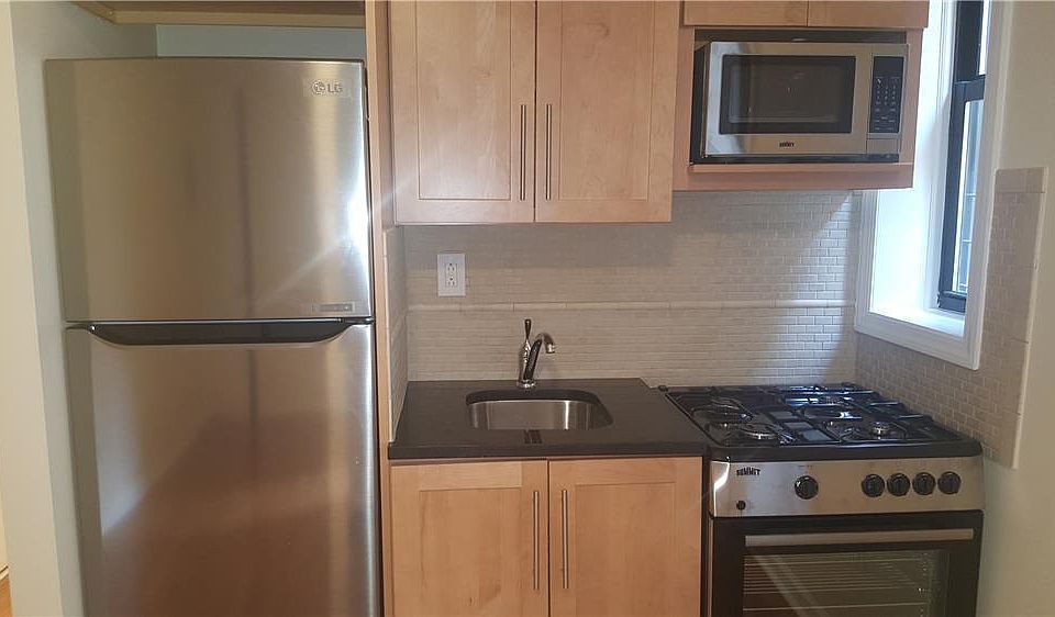 2nd image of 136 W 139th St APT 4A