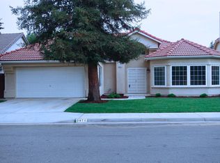 2071 E Brandon Ln, Fresno, CA 93720