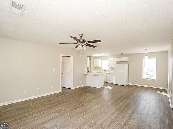 5th image of 143 Rosewood Dr
