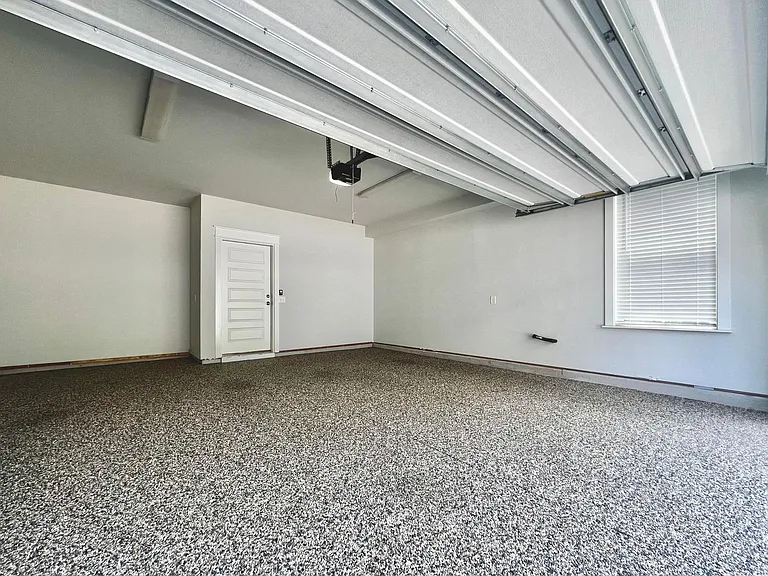 1510 Martel St — Photo 23