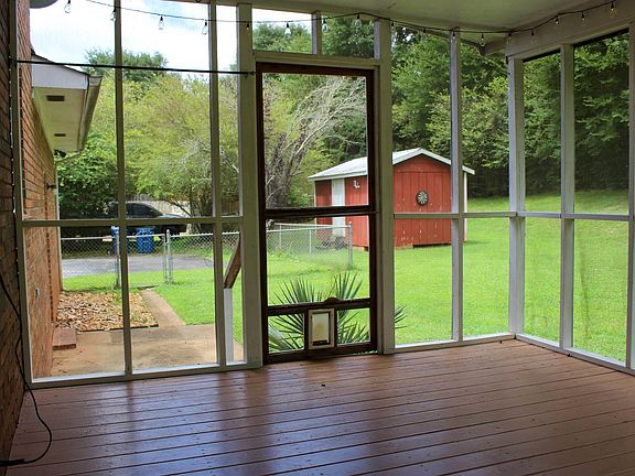 3rd image of 1509 Valley Brook Dr SW