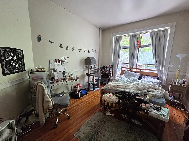 219 Harvard St #7 — Photo 11