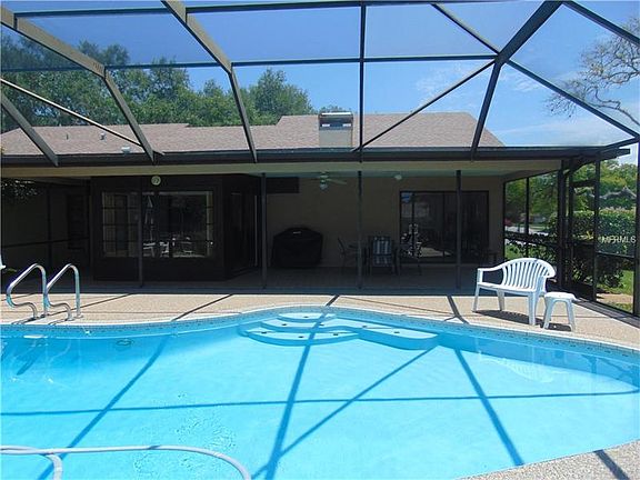 5th image of 831 Hillside Dr