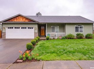 1277 SW 2nd Ave, Mill City, OR 97360