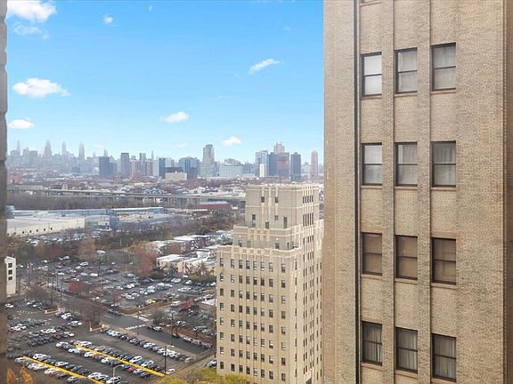2nd image of 4 Beacon Way APT 1203