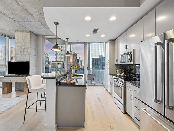 5th image of 360 Nueces St APT 1417