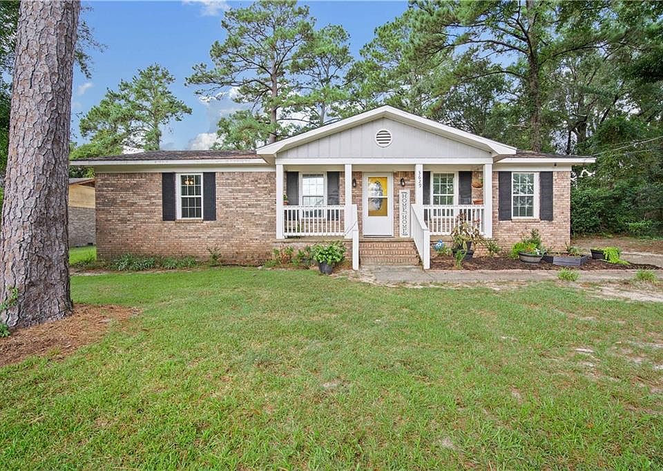 1st image of 3629 Pinewood Dr